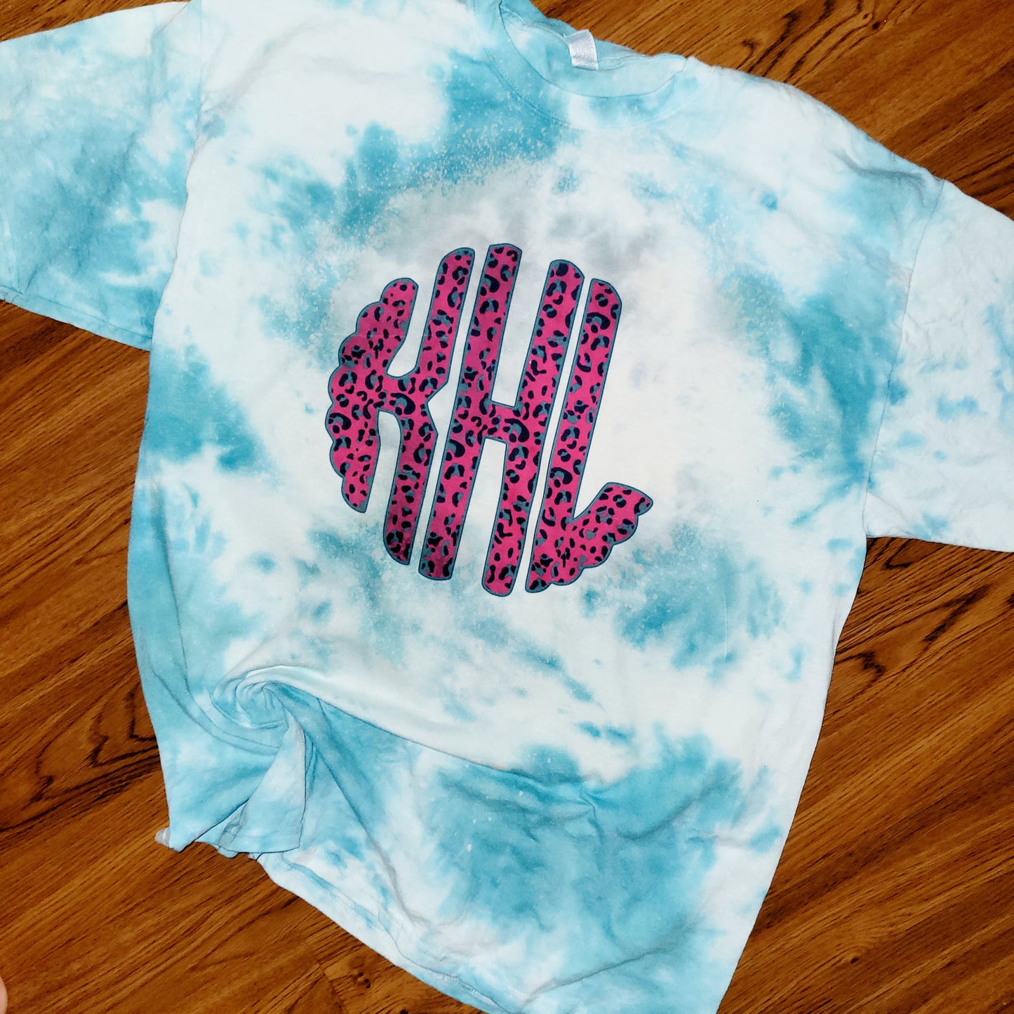 Hot pink and teal mono
